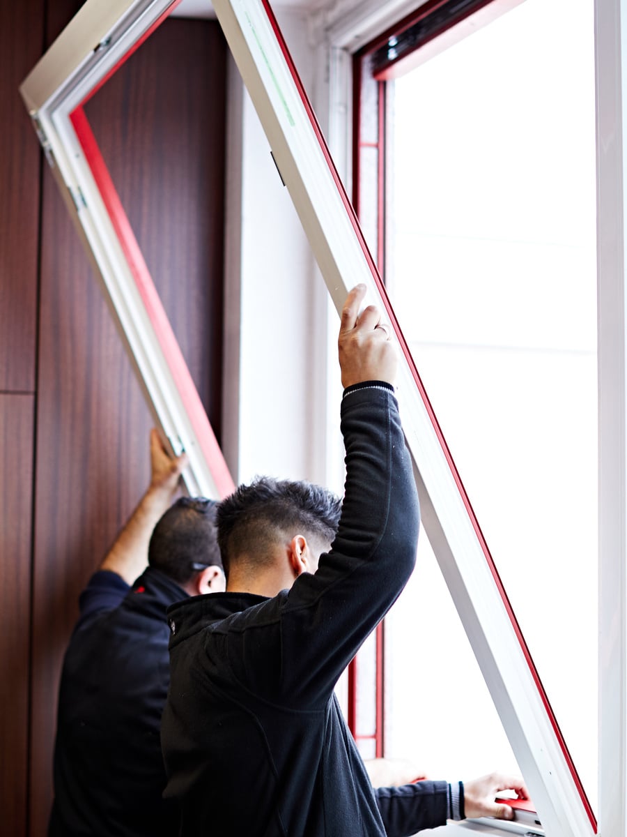 Les vrais professionnels de la pose sont parfaitement équipés.